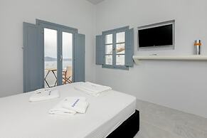 Anemos Fira Caldera View