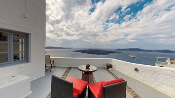 Anemos Fira Caldera View