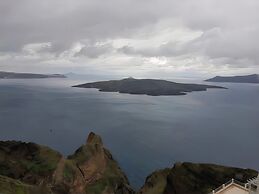 Anemos Fira Caldera View