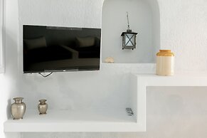 Anemos Fira Caldera View