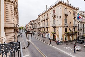 Ferrini Home - Etnea Portrait