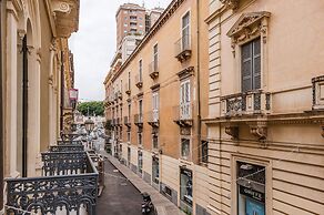 Ferrini Home - Etnea Portrait