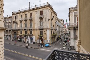 Ferrini Home - Etnea Portrait