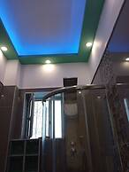 Agios Georgios - 2 Beds - Sleeps 5 - Free Parking