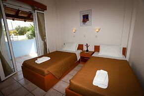 Agios Georgios - 2 Beds - Sleeps 5 - Free Parking