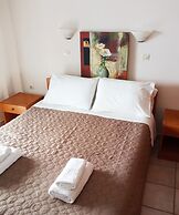 Cozy Apartment, few Mins From Beach, Corfú
