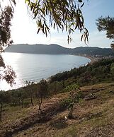 Agios Georgios - 2 Beds - Sleeps 5 - Free Parking