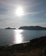 Agios Georgios - 2 Beds - Sleeps 5 - Free Parking