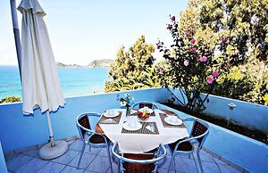 Agios Georgios - 2 Beds - Sleeps 5 - Free Parking