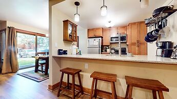 Snowcreek I 13 Mountain Views, Washer Dryer, Beautiful Quiet Community