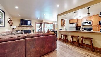 Snowcreek I 13 Mountain Views, Washer Dryer, Beautiful Quiet Community