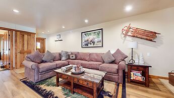 Snowcreek I 13 Mountain Views, Washer Dryer, Beautiful Quiet Community