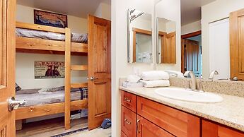 Snowcreek I 13 Mountain Views, Washer Dryer, Beautiful Quiet Community