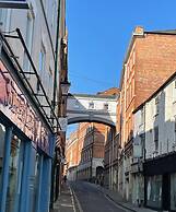 Central Nottingham Gem - Luxurious 2-bed Apartment