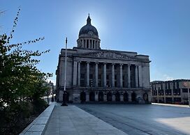 Central Nottingham Gem - Luxurious 2-bed Apartment