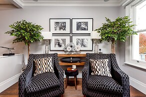 Luxurious Wandsworth Home Close to Putney Heath by Underthedoormat