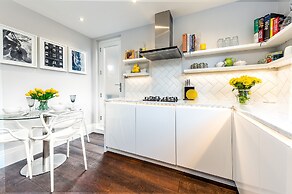 Luxurious Wandsworth Home Close to Putney Heath by Underthedoormat