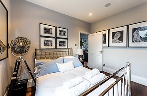 Luxurious Wandsworth Home Close to Putney Heath by Underthedoormat