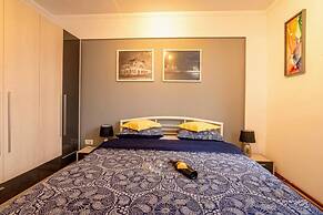 Modern & Stylish Apt of City 5min Beach