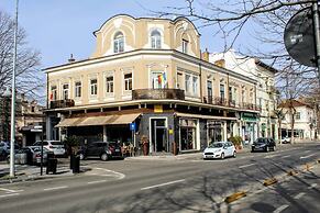 Modern & Stylish Apt of City 5min Beach