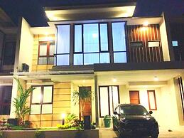 Fams Homestay by FH Stay