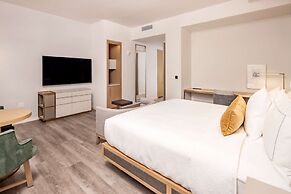 Hilton Club The Central at 5th New York