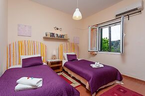 Bougainvillea Large Private Pool Walk to Beach Sea Views A C Wifi Car 