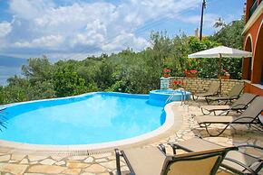 Bougainvillea Large Private Pool Walk to Beach Sea Views A C Wifi Car 