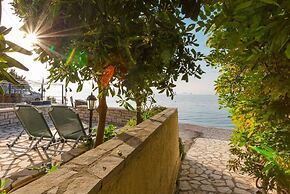 Dinos Walk to Beach Sea Views A C Wifi Car Not Required - 291