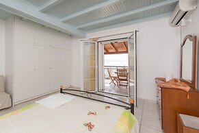 Fotini Walk to Beach Sea Views A C Wifi Car Not Required - 292