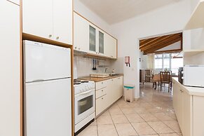 Georgia Walk to Beach Sea Views A C Wifi Car Not Required - 293