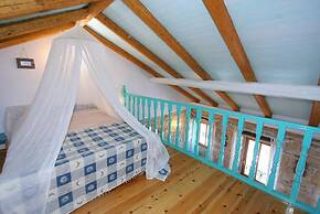 Spiros Jetty House Walk to Beach Sea Views A C Car Not Required - 302