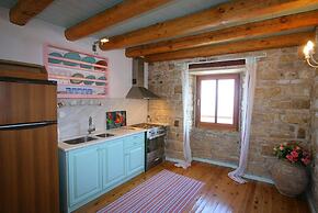 Spiros Jetty House Walk to Beach Sea Views A C Car Not Required - 302