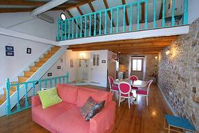 Spiros Jetty House Walk to Beach Sea Views A C Car Not Required - 302