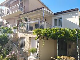 Porto Walk to Beach Sea Views A C Wifi Car Not Required - 385