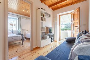 Porto Walk to Beach Sea Views A C Wifi Car Not Required - 385