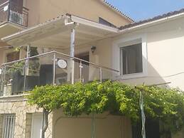 Porto Walk to Beach Sea Views A C Wifi Car Not Required - 385