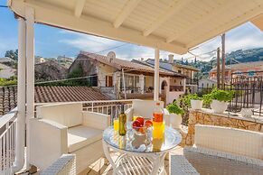 Porto Walk to Beach Sea Views A C Wifi Car Not Required - 385