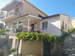 Porto Walk to Beach Sea Views A C Wifi Car Not Required - 385