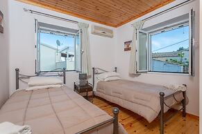 Porto Walk to Beach Sea Views A C Wifi Car Not Required - 385