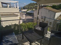 Porto Walk to Beach Sea Views A C Wifi Car Not Required - 385