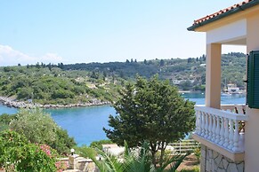 Dolphin House Large Private Pool Walk to Beach Sea Views A C Wifi Car 