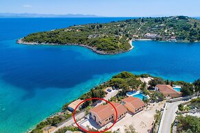 Dolphin Villa 3 Swimming Pool Walk to Beach Sea Views A C Wifi - 558