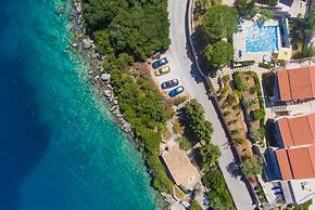 Dolphin Studio Swimming Pool Walk to Beach Sea Views A C Wifi Car Not 