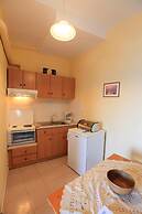 Dolphin Studio Swimming Pool Walk to Beach Sea Views A C Wifi Car Not 