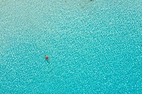 Dolphin Studio Swimming Pool Walk to Beach Sea Views A C Wifi Car Not 