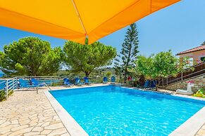 Dolphin Villa 1 Swimming Pool Walk to Beach Sea Views A C Wifi - 580
