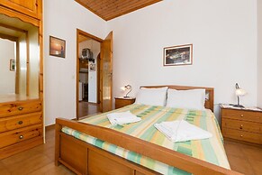 Dolphin Villa 1 Swimming Pool Walk to Beach Sea Views A C Wifi - 580