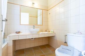 Villa Nora Large Private Pool Walk to Beach Sea Views A C Wifi Car Not