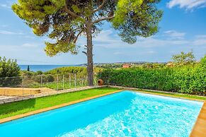 Villa Nora Large Private Pool Walk to Beach Sea Views A C Wifi Car Not